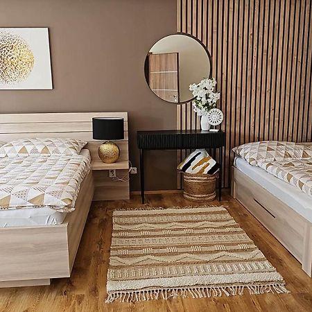 Apartmany Konevova Mikulov Buitenkant foto