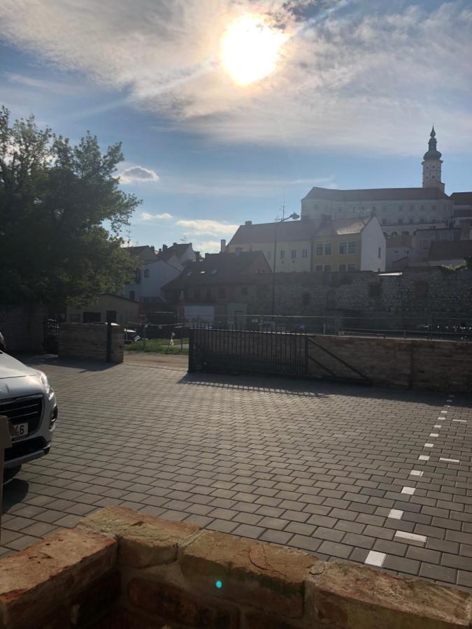 Apartmany Konevova Mikulov Buitenkant foto