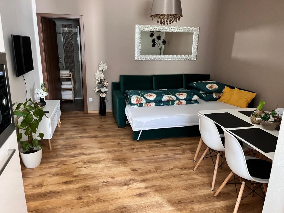 Apartmany Konevova Mikulov Buitenkant foto