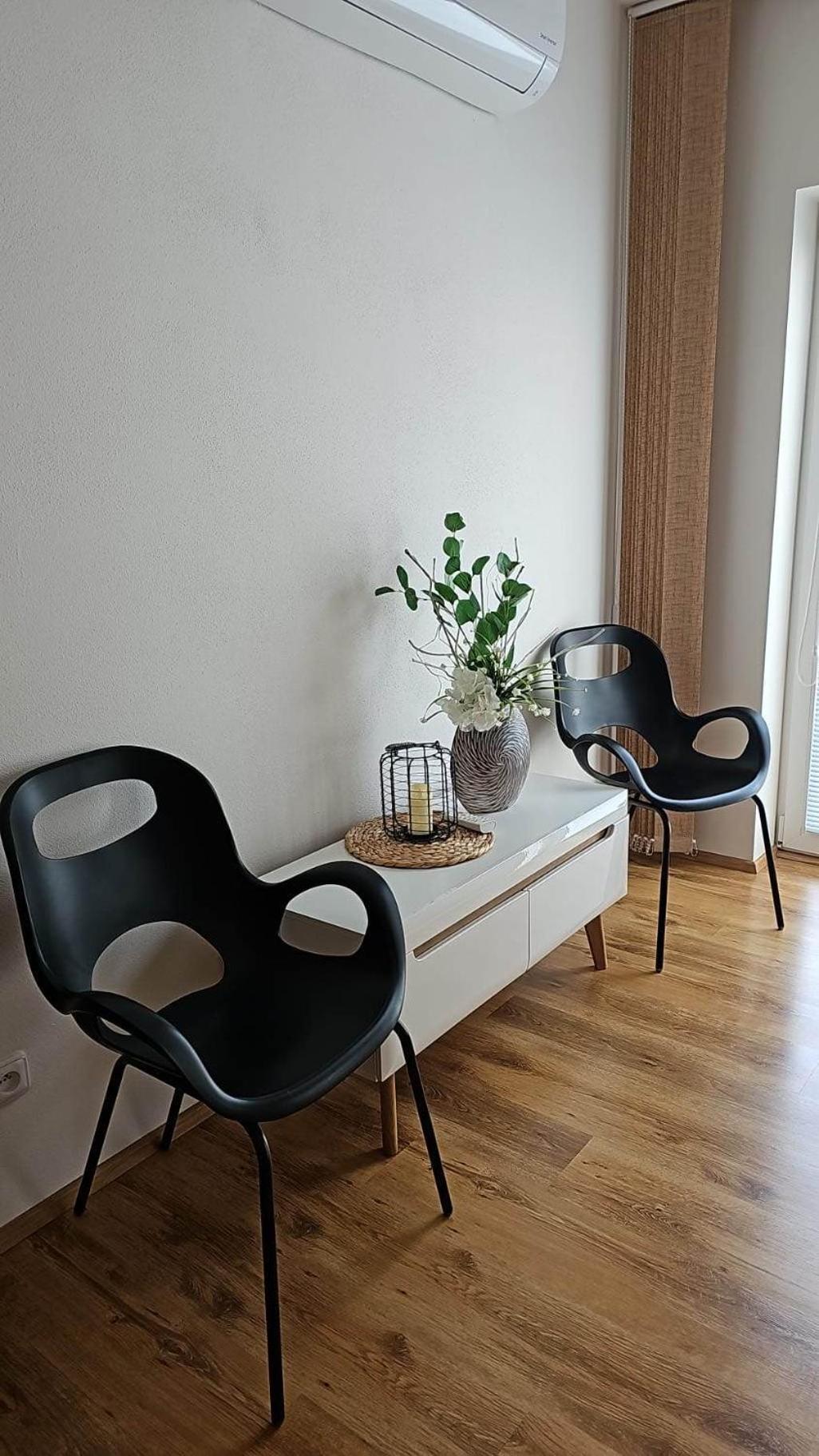 Apartmany Konevova Mikulov Buitenkant foto